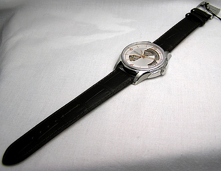 �o���h�̓_�[�N�u���E���J�[�t���U�[�Ƀu���E���X�e�b�`